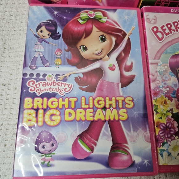 Strawberry Shortcake DVD Lot of 4 - Picture 2 of 10